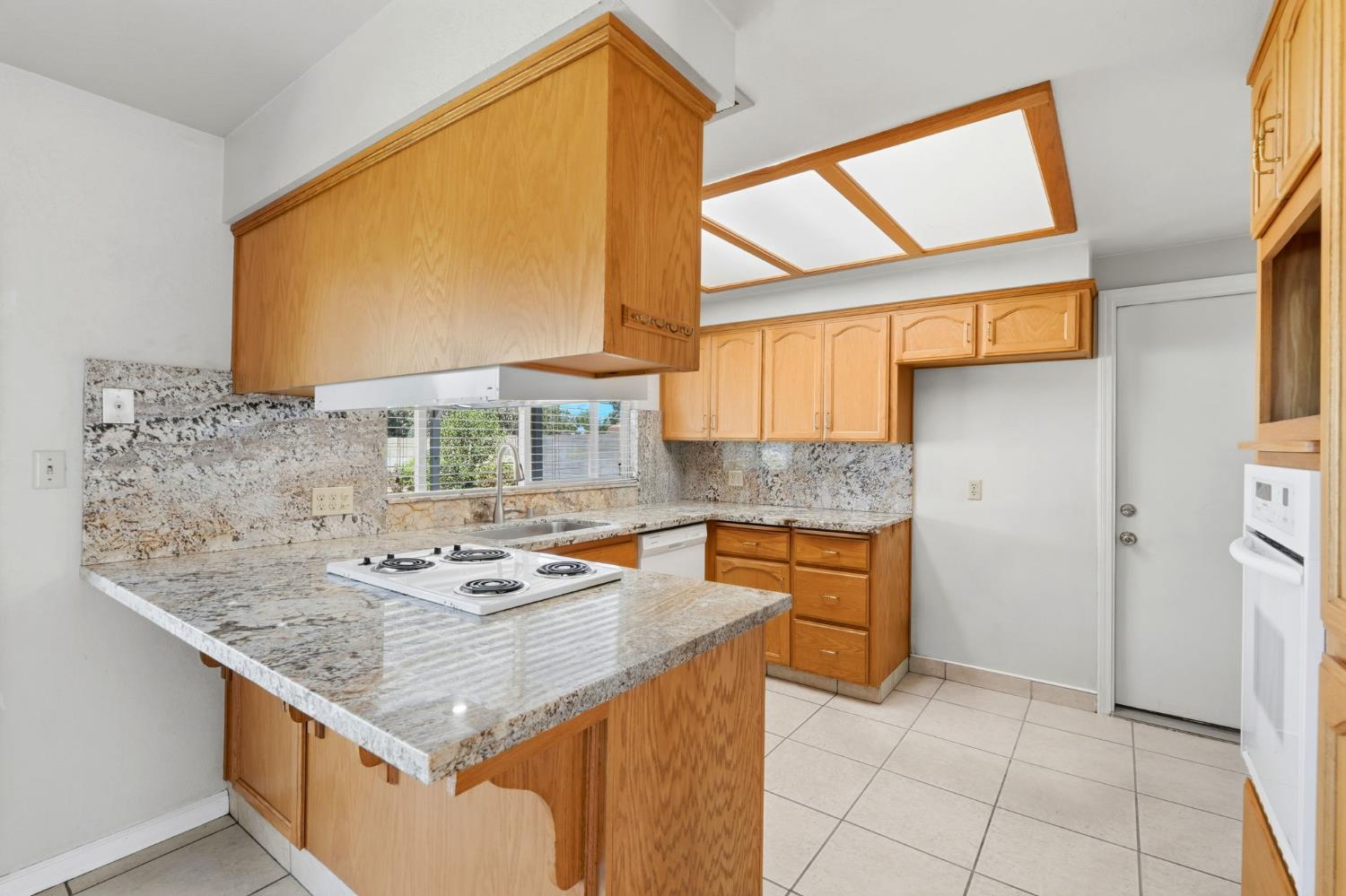 3153 N Blythe, Fresno, CA 93722