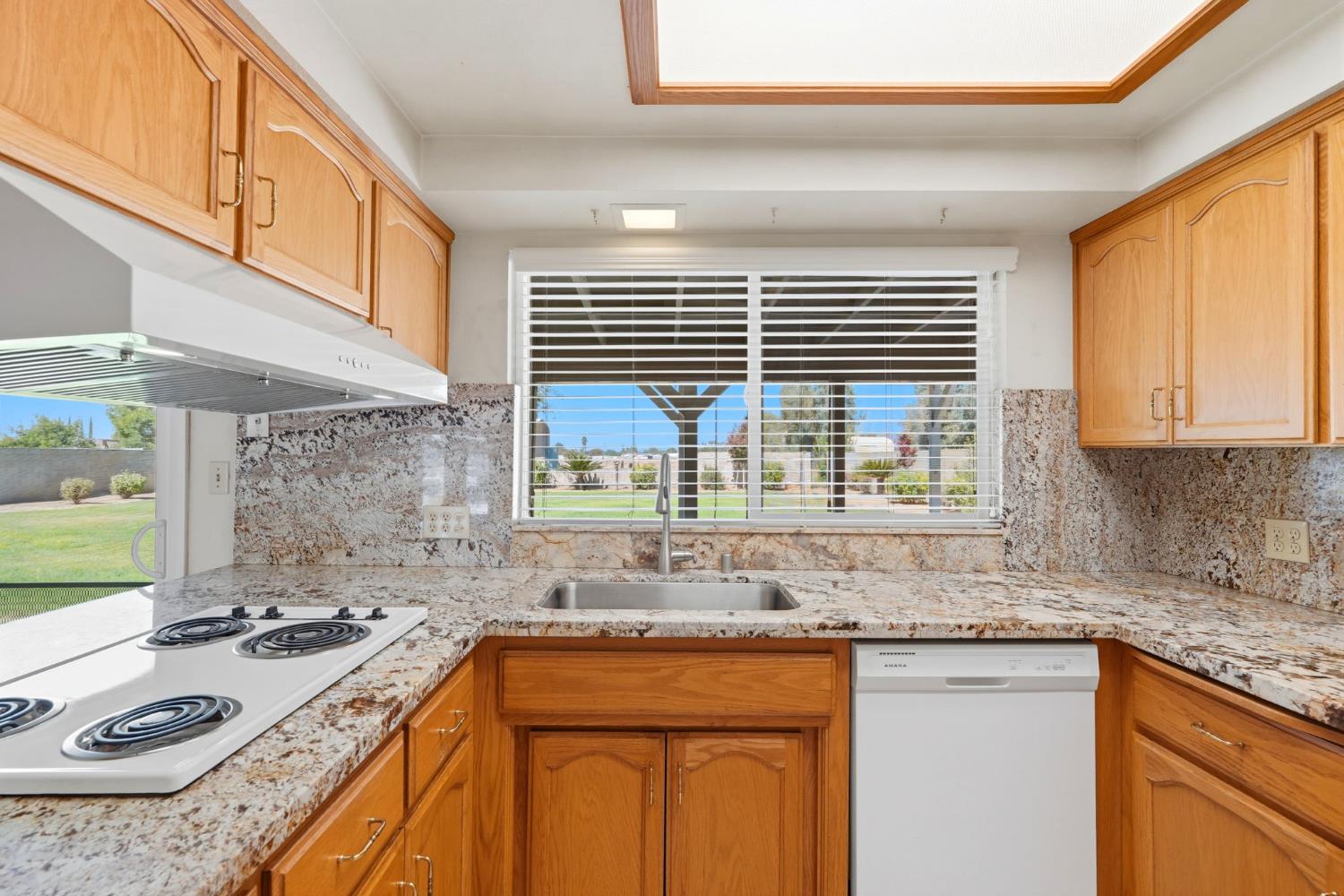 3153 N Blythe, Fresno, CA 93722
