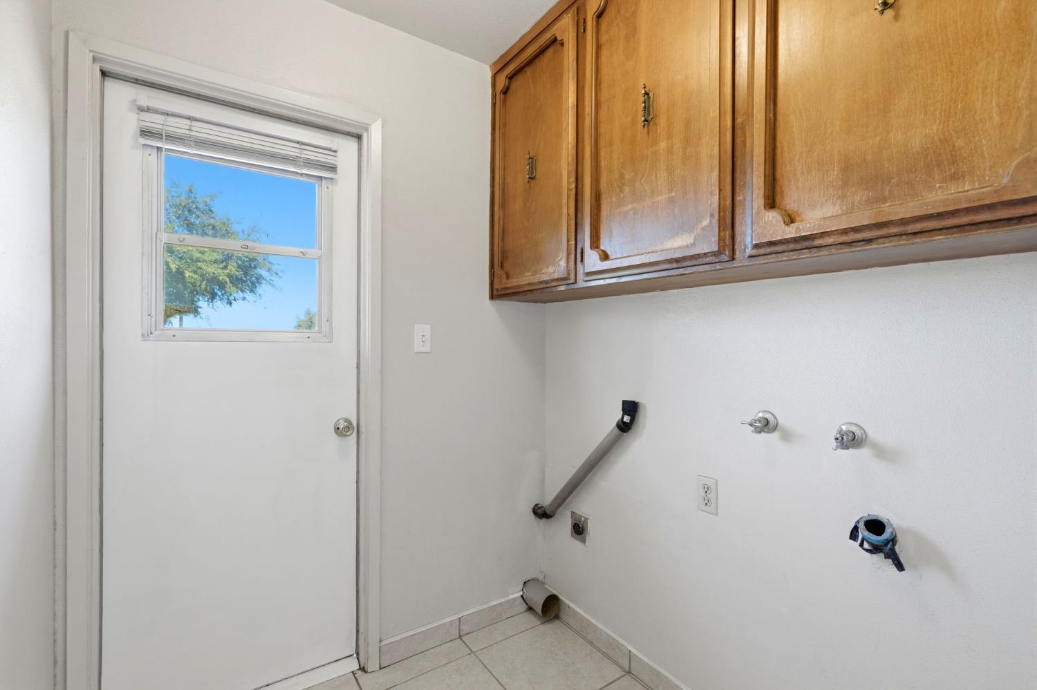 3153 N Blythe, Fresno, CA 93722