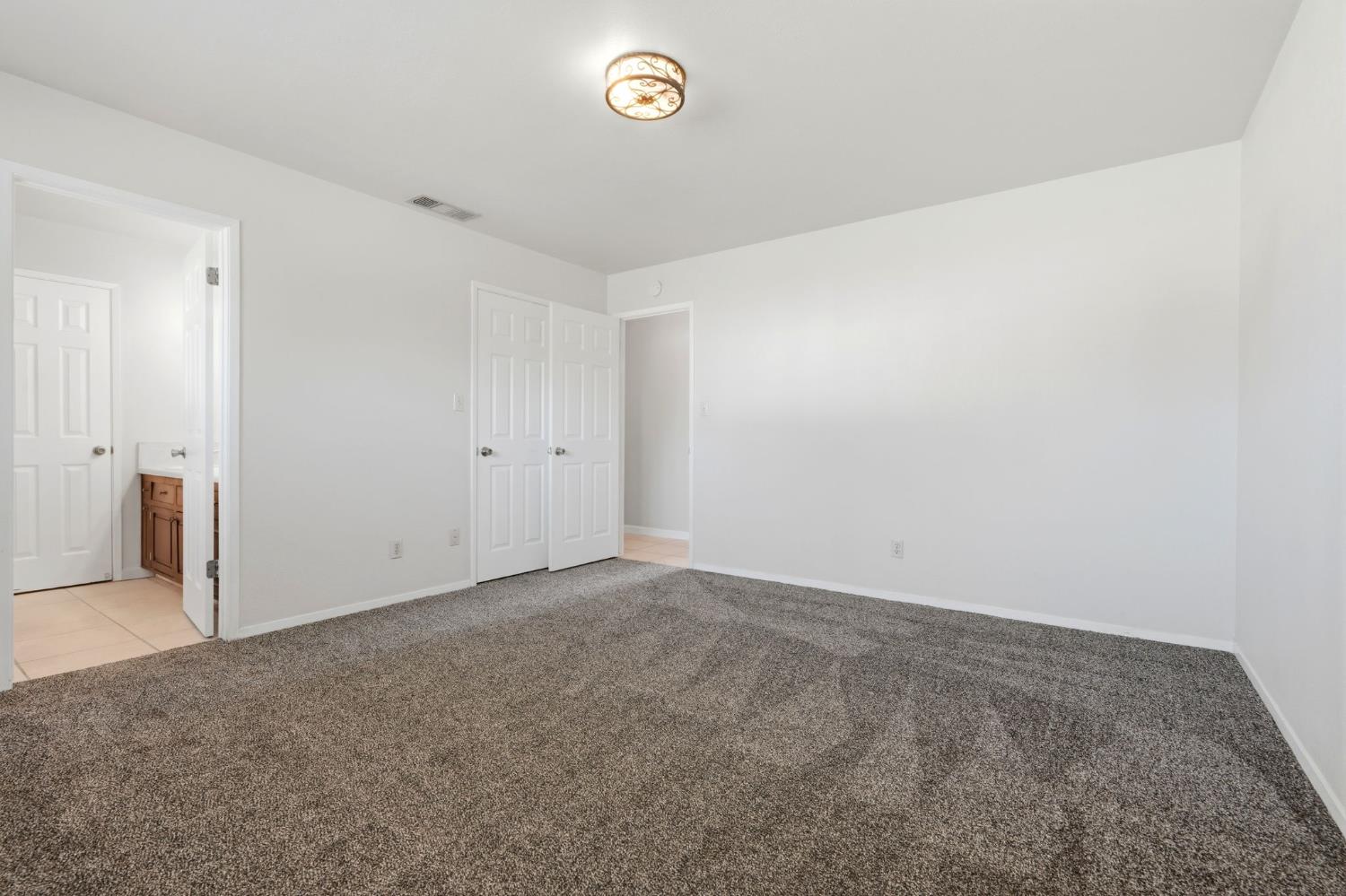 3153 N Blythe, Fresno, CA 93722