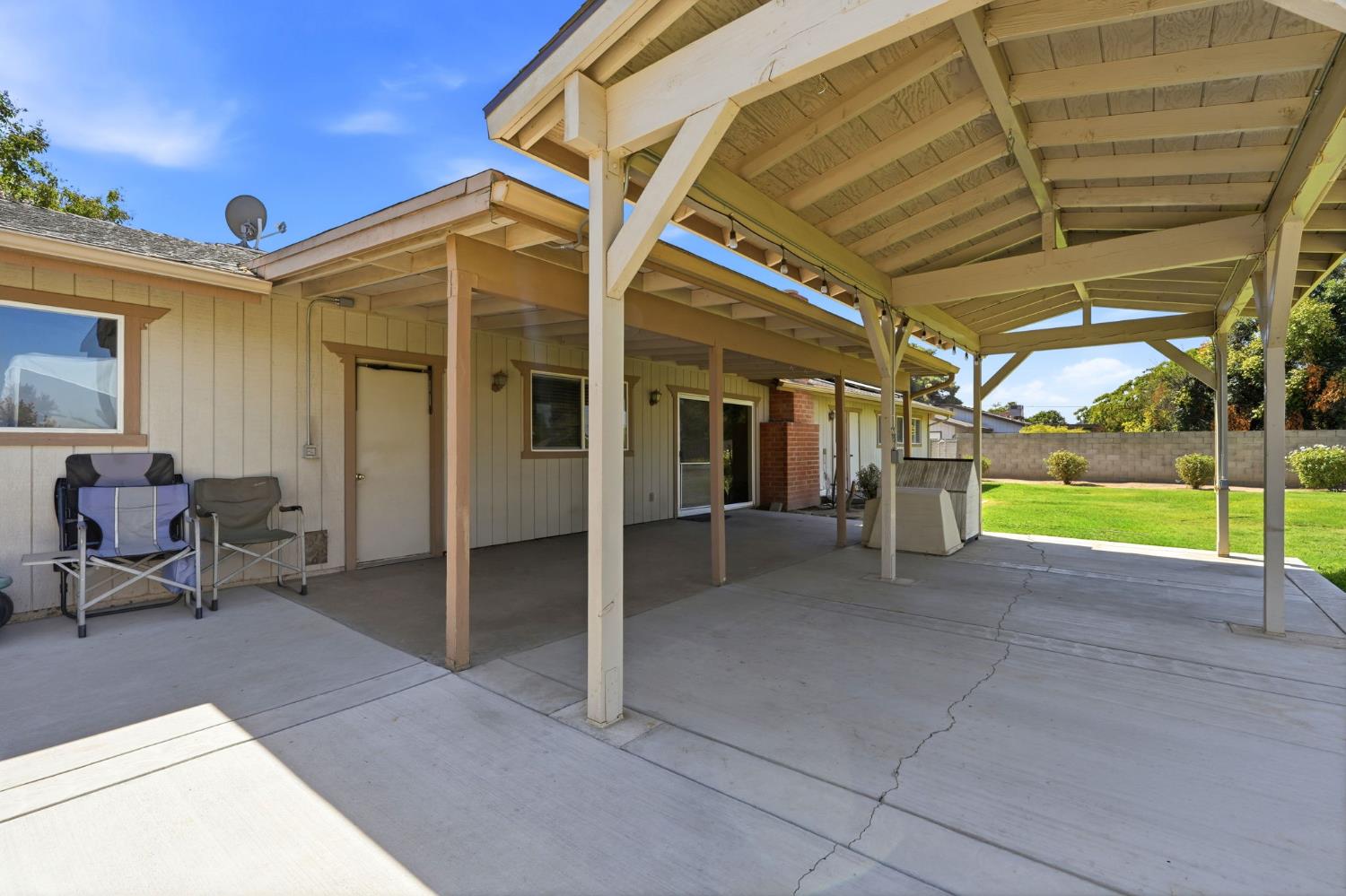 3153 N Blythe, Fresno, CA 93722