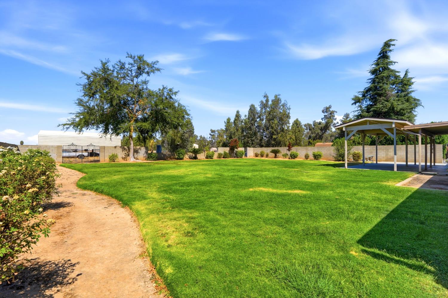 3153 N Blythe, Fresno, CA 93722