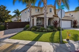 2090 Dunbar Way, Dinuba, CA 93618