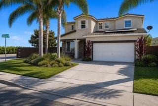 2090 Dunbar Way, Dinuba, CA 93618