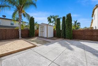 2090 Dunbar Way, Dinuba, CA 93618