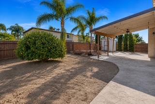 2090 Dunbar Way, Dinuba, CA 93618