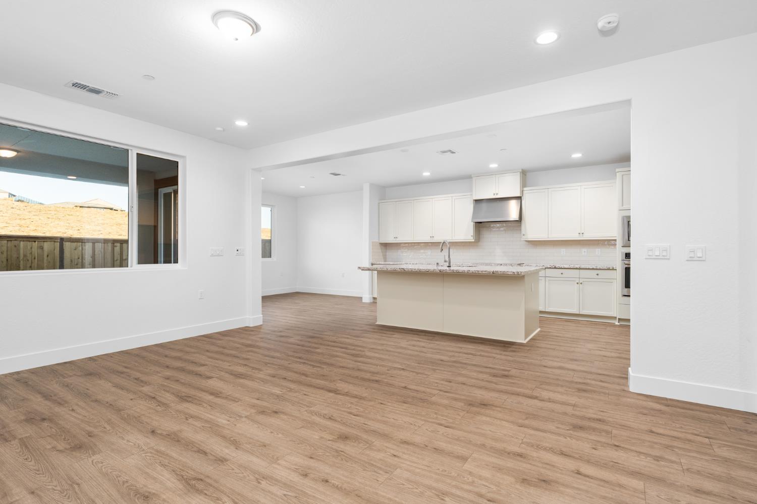8099 Creek View, Friant, CA 93626