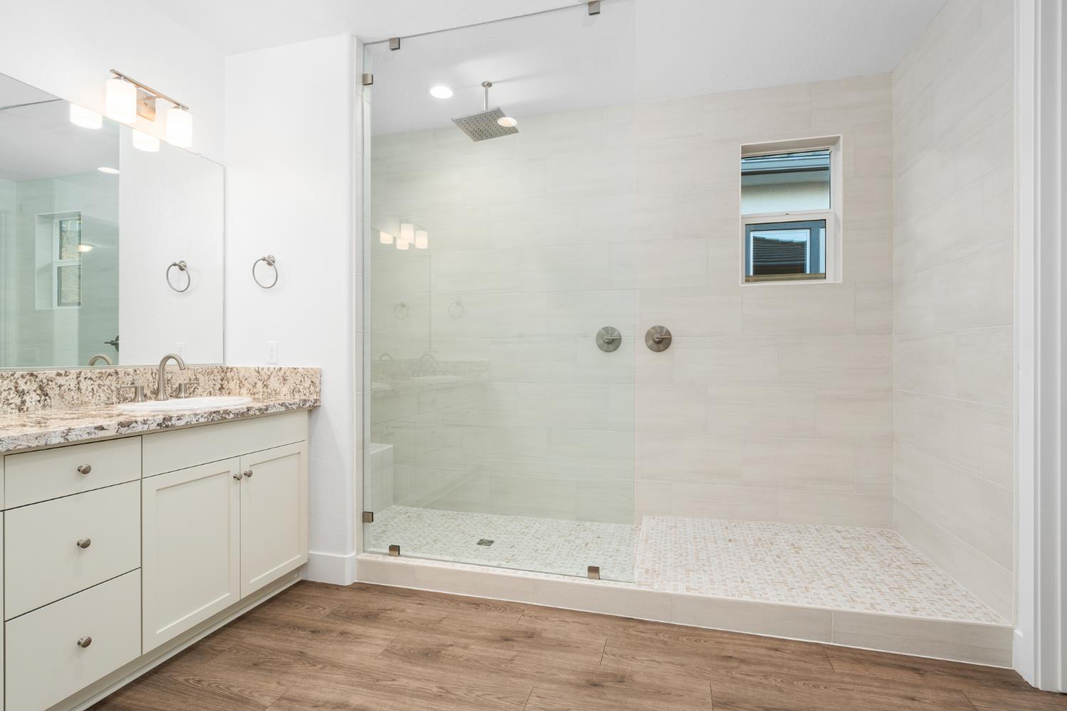 8099 Creek View, Friant, CA 93626