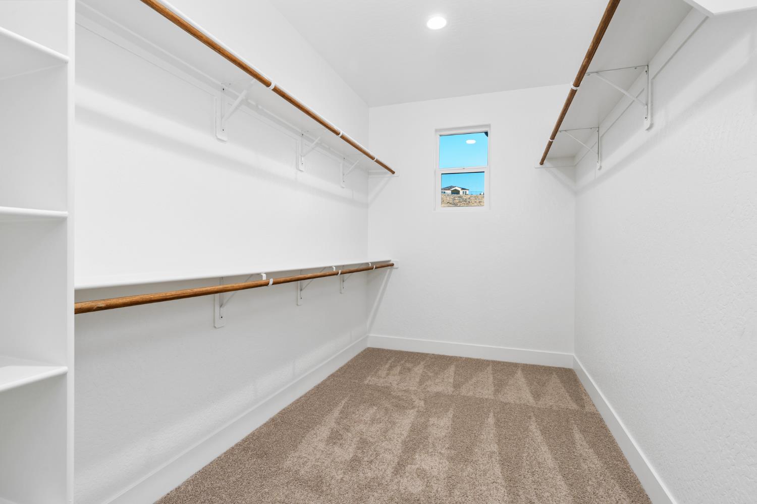 8099 Creek View, Friant, CA 93626