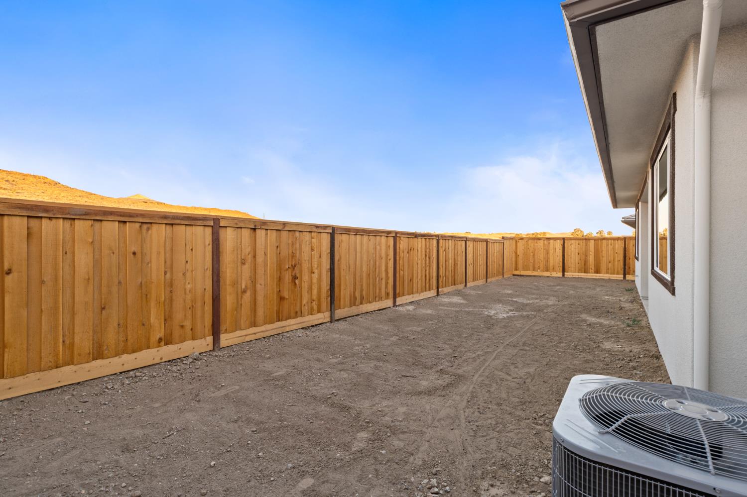 8099 Creek View, Friant, CA 93626