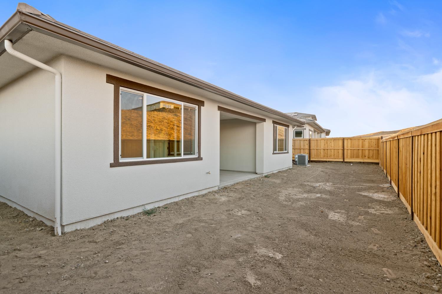 8099 Creek View, Friant, CA 93626