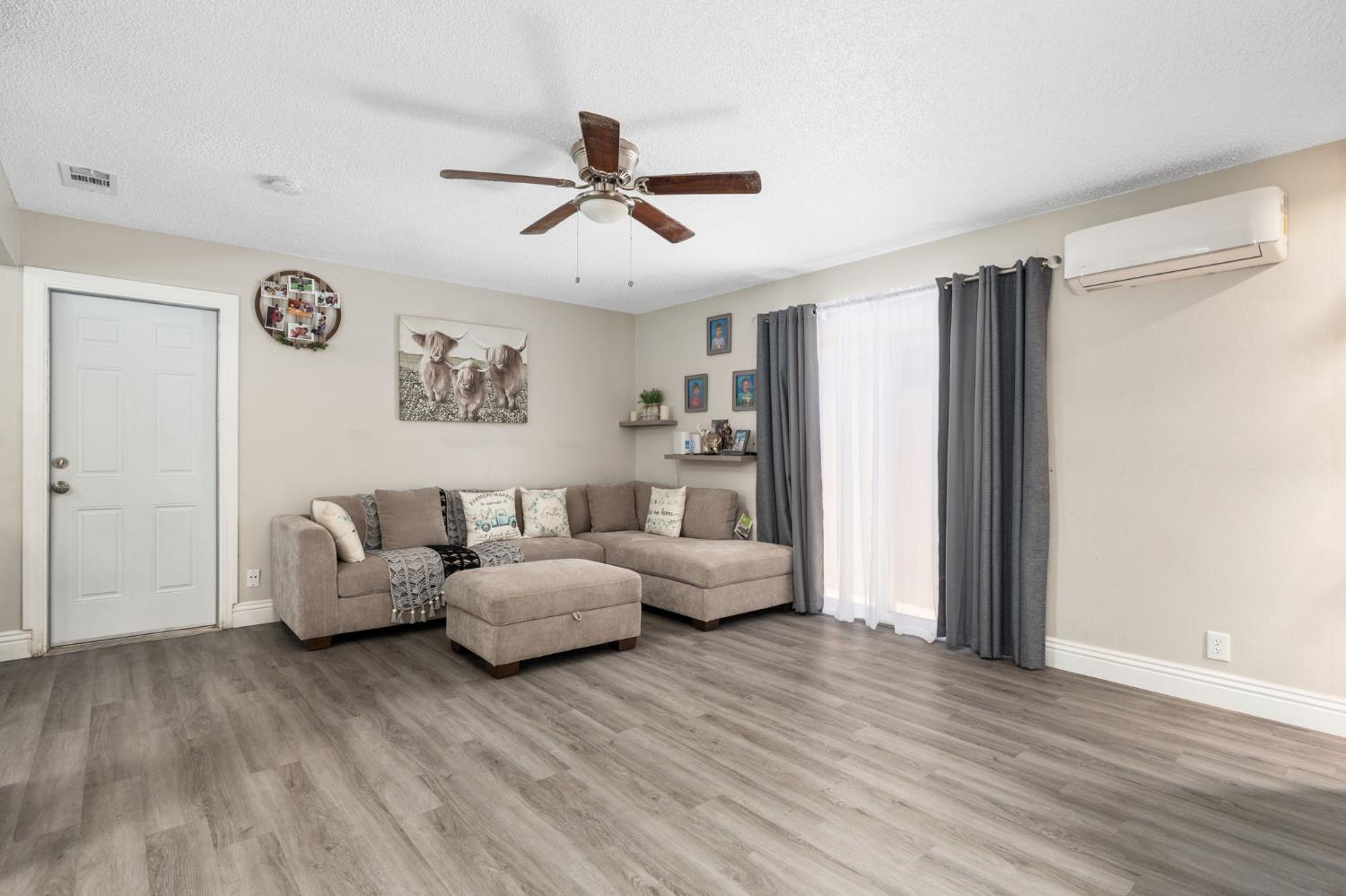165 W Barstow Ave, Fresno, CA 93704