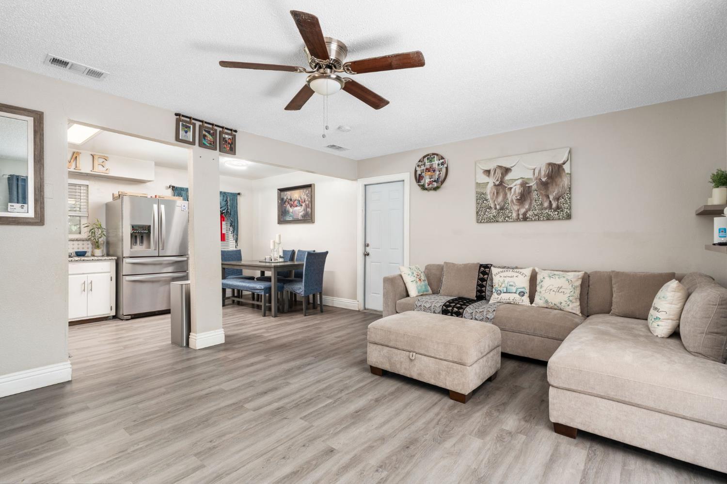 165 W Barstow Ave, Fresno, CA 93704