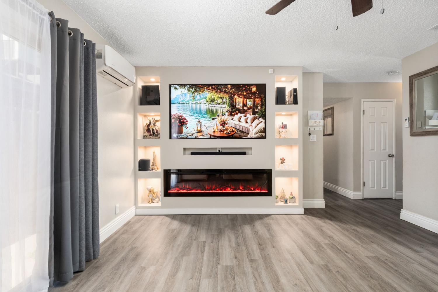 165 W Barstow Ave, Fresno, CA 93704