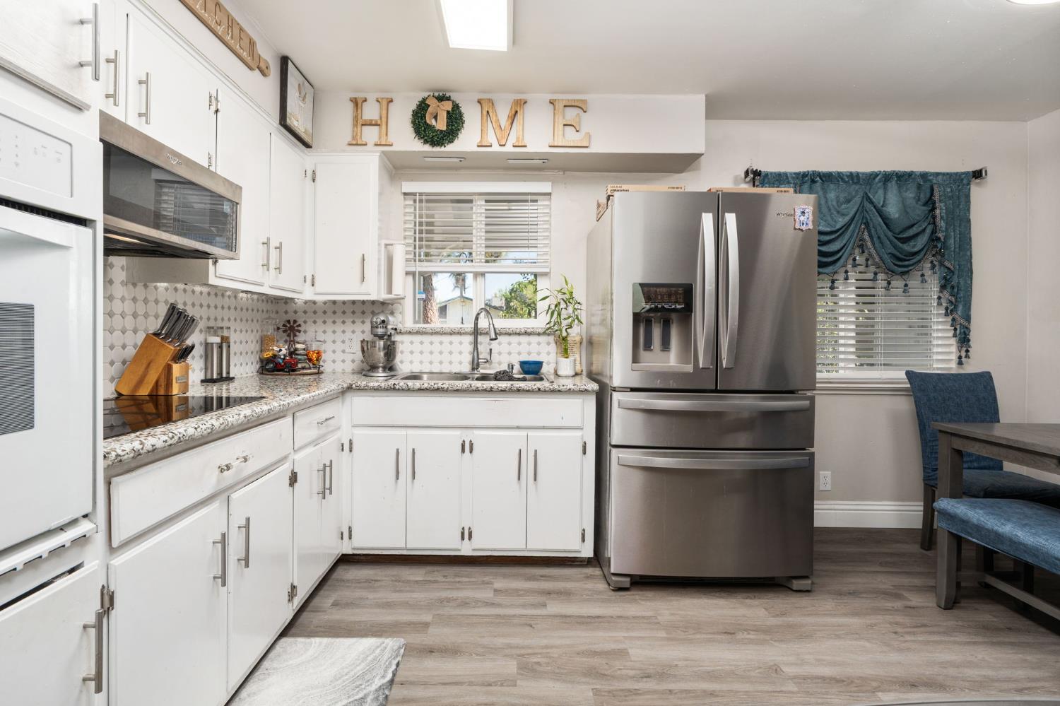 165 W Barstow Ave, Fresno, CA 93704