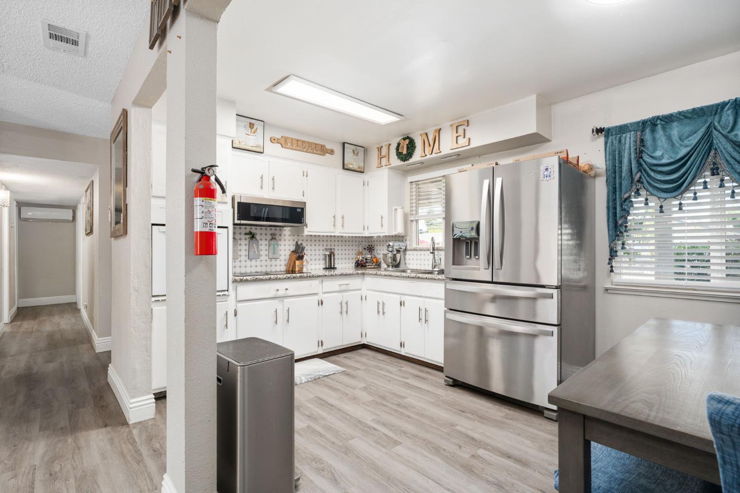 165 W Barstow Ave, Fresno, CA 93704