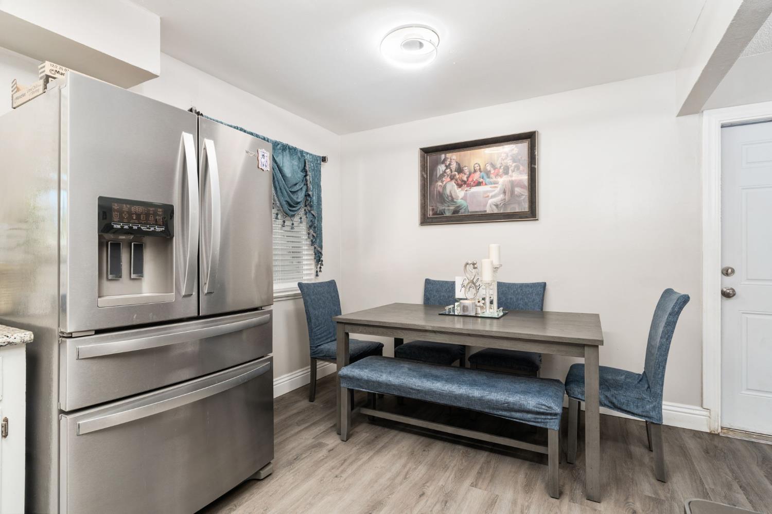 165 W Barstow Ave, Fresno, CA 93704