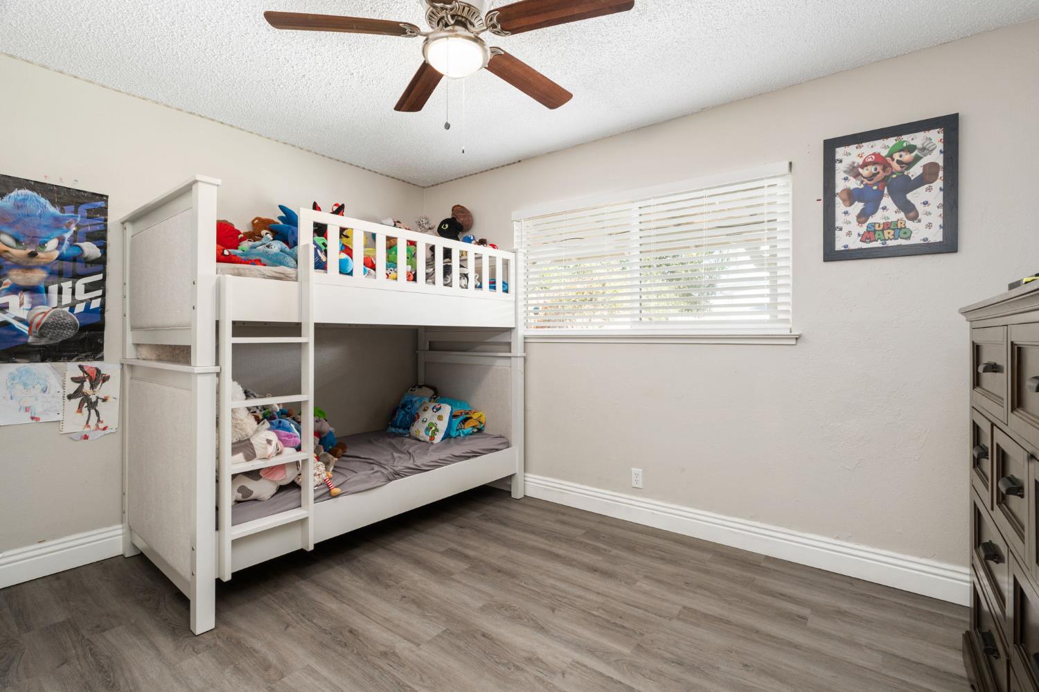 165 W Barstow Ave, Fresno, CA 93704