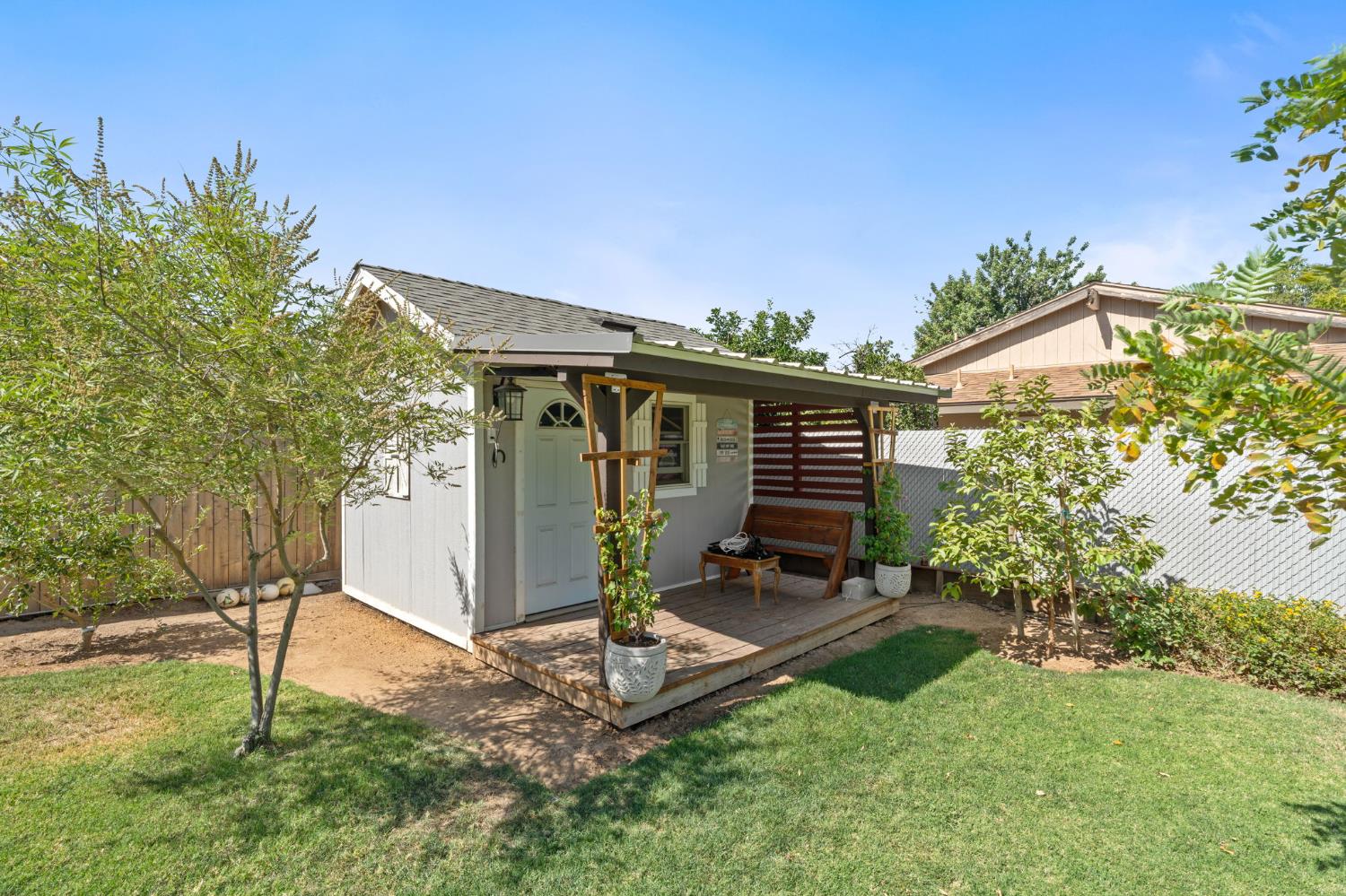 165 W Barstow Ave, Fresno, CA 93704