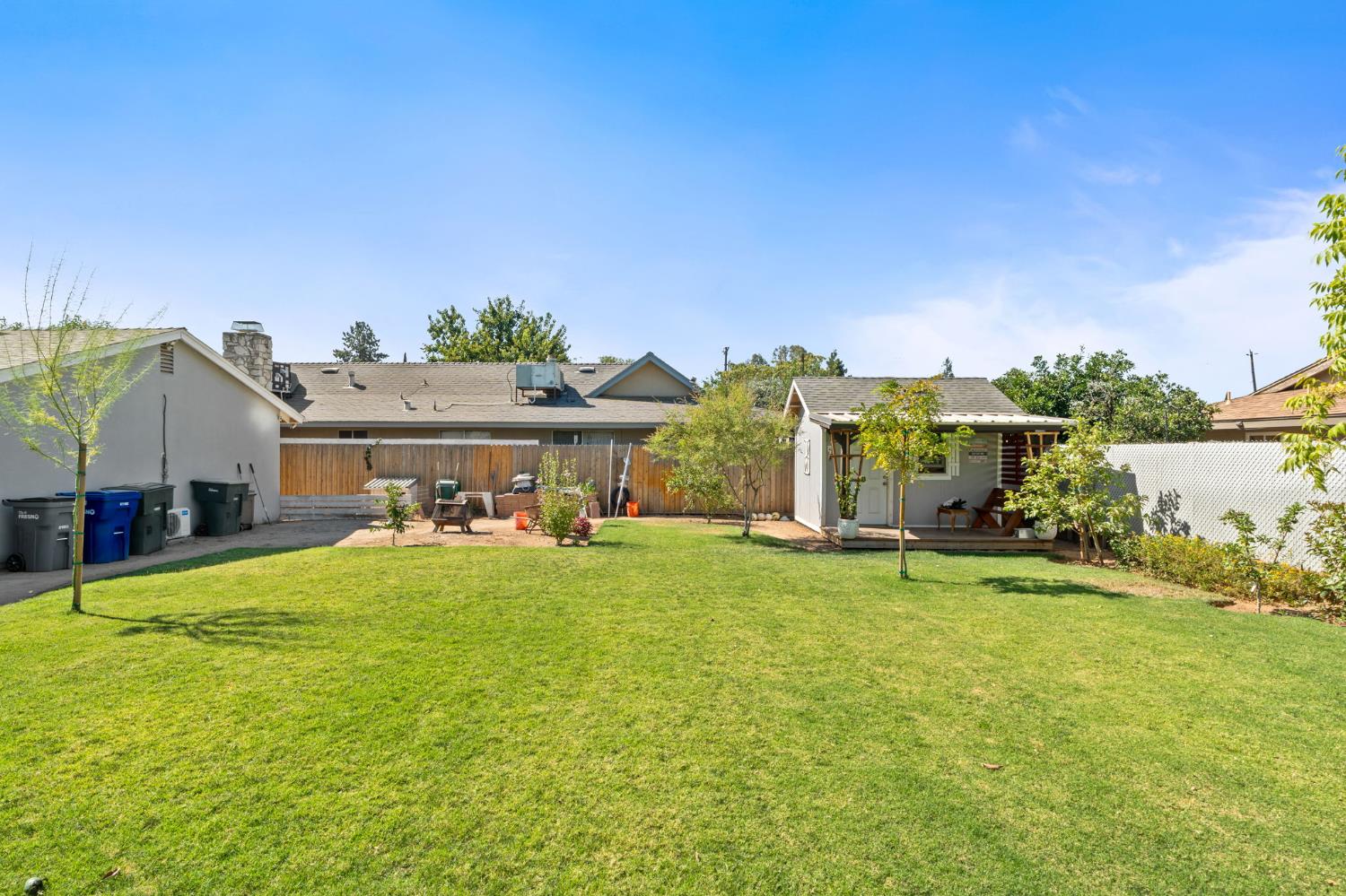 165 W Barstow Ave, Fresno, CA 93704