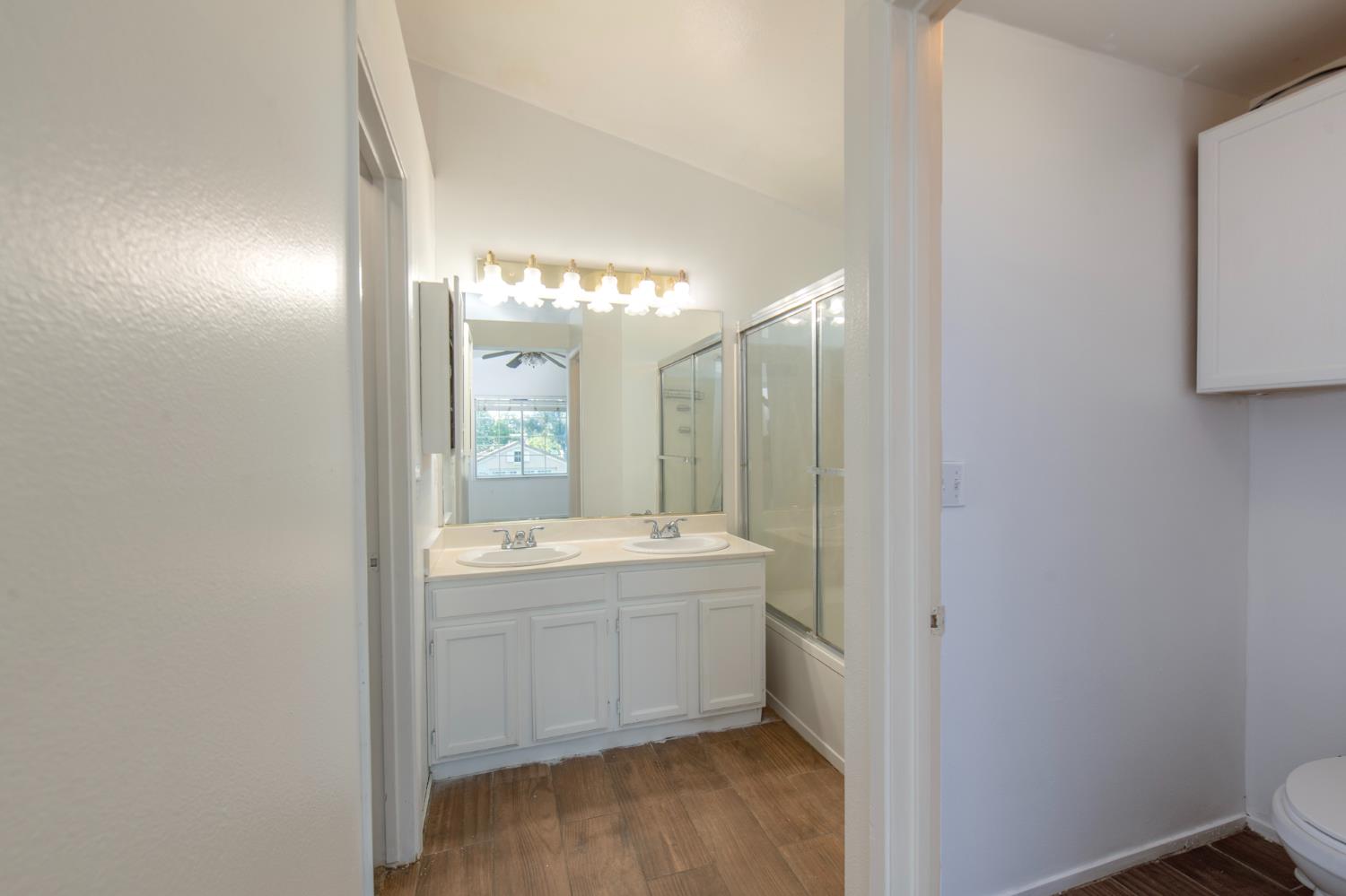 2425 E Houston Ave, Fresno, CA 93720