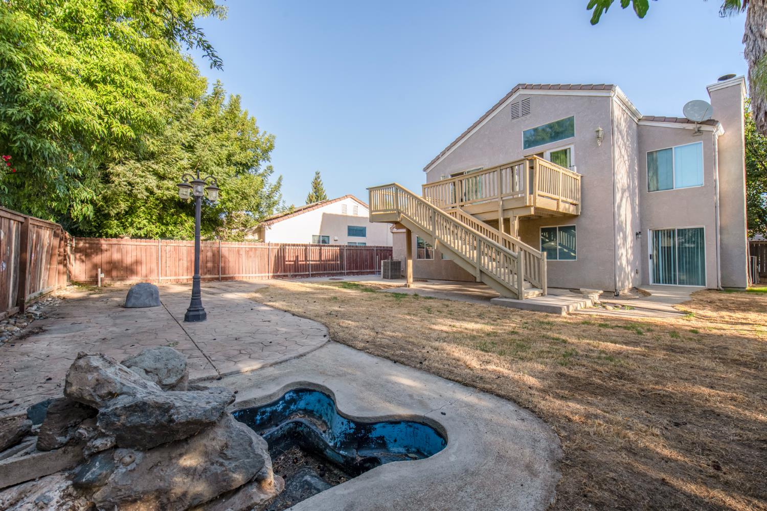 2425 E Houston Ave, Fresno, CA 93720