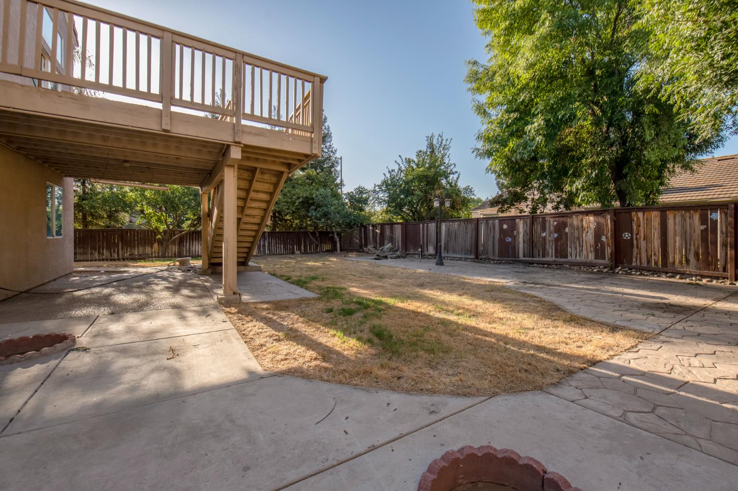 2425 E Houston Ave, Fresno, CA 93720