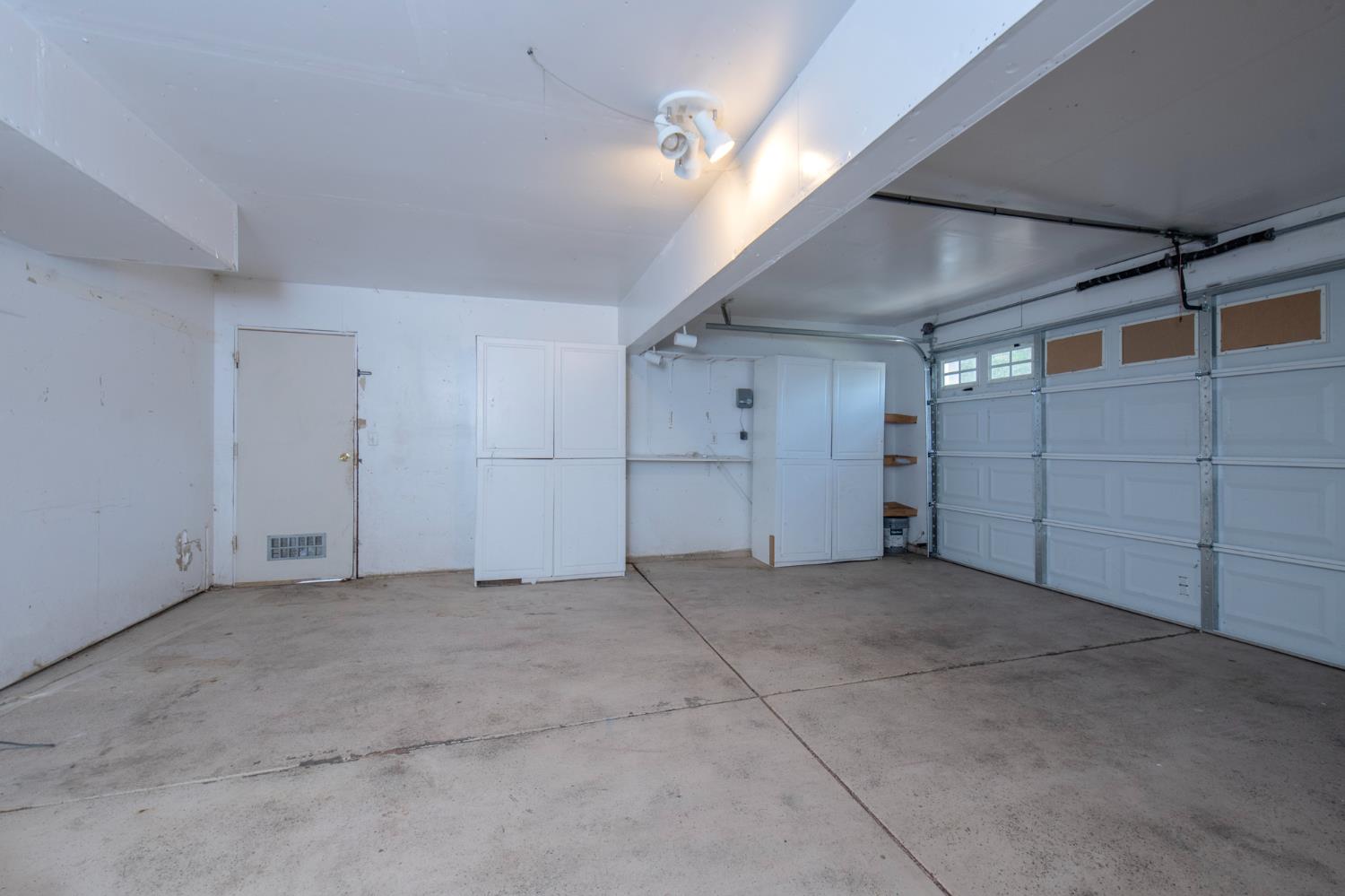 2425 E Houston Ave, Fresno, CA 93720