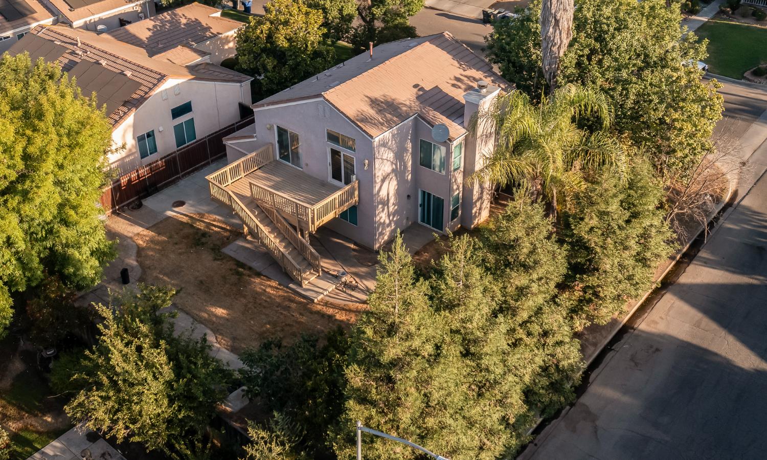 2425 E Houston Ave, Fresno, CA 93720