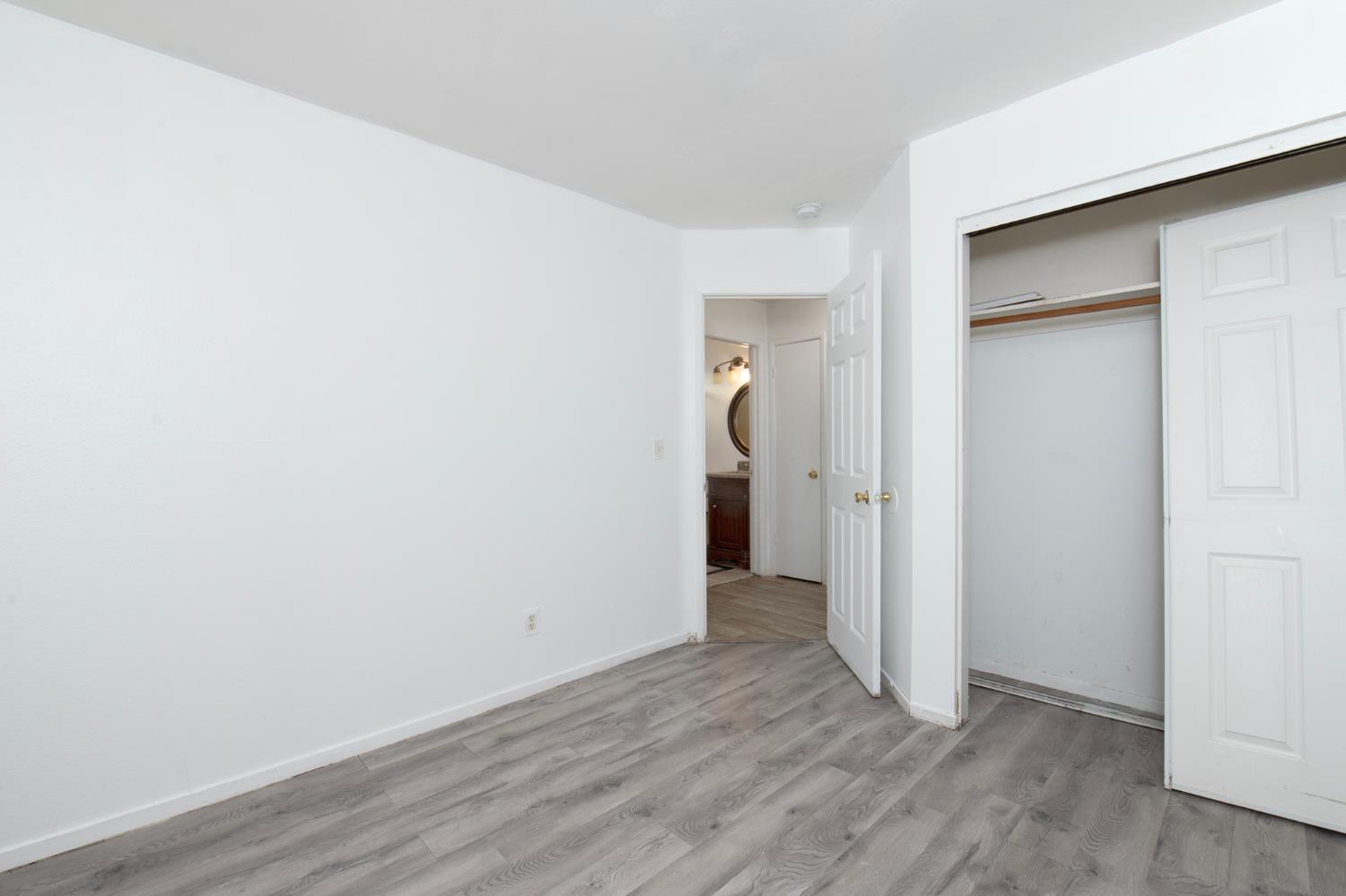 2425 E Houston Ave, Fresno, CA 93720