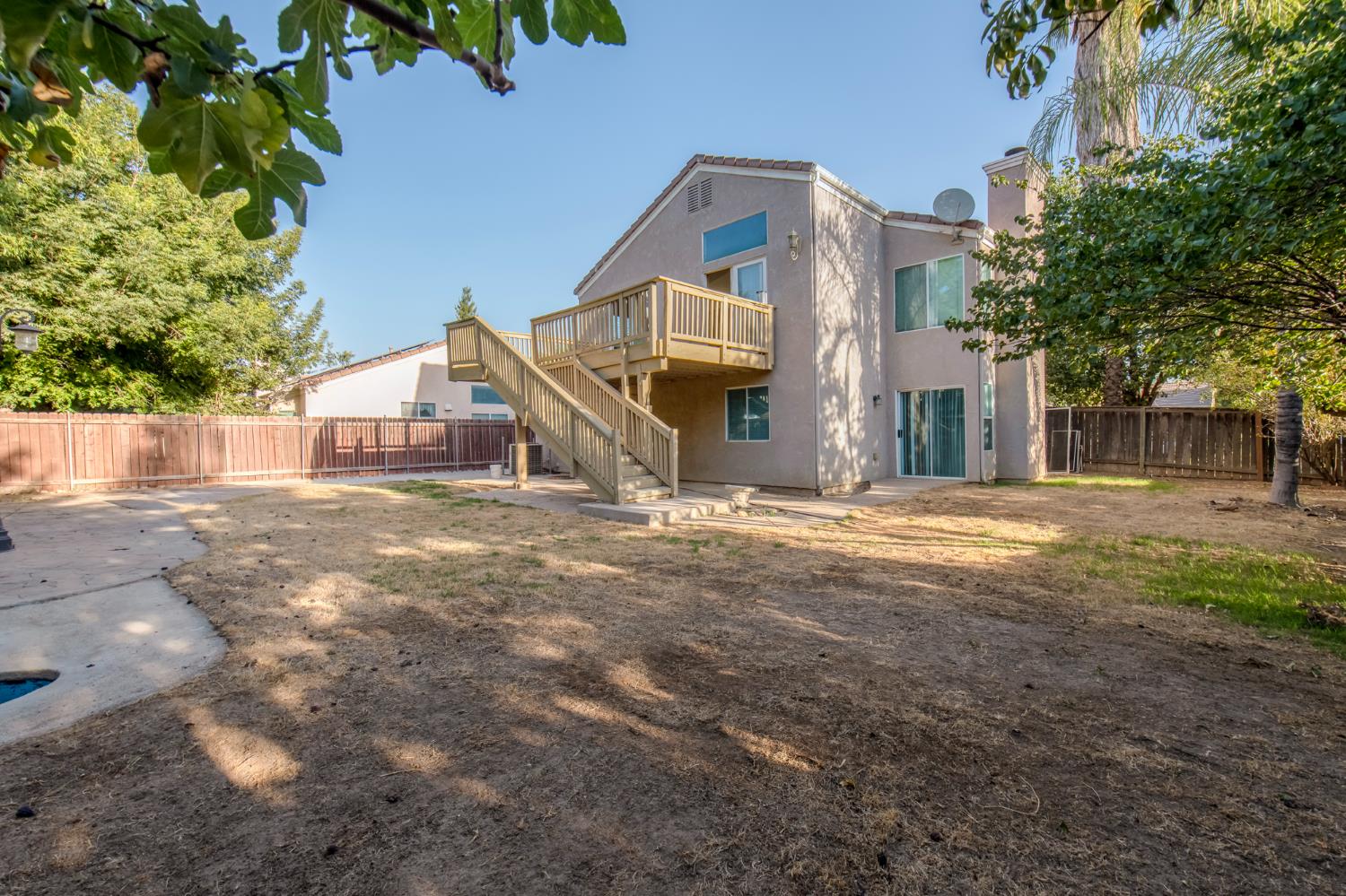 2425 E Houston Ave, Fresno, CA 93720