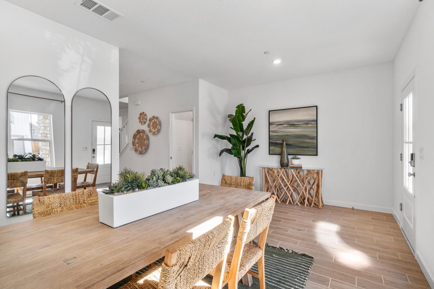 1053 Springtime Ave, Clovis, CA 93619