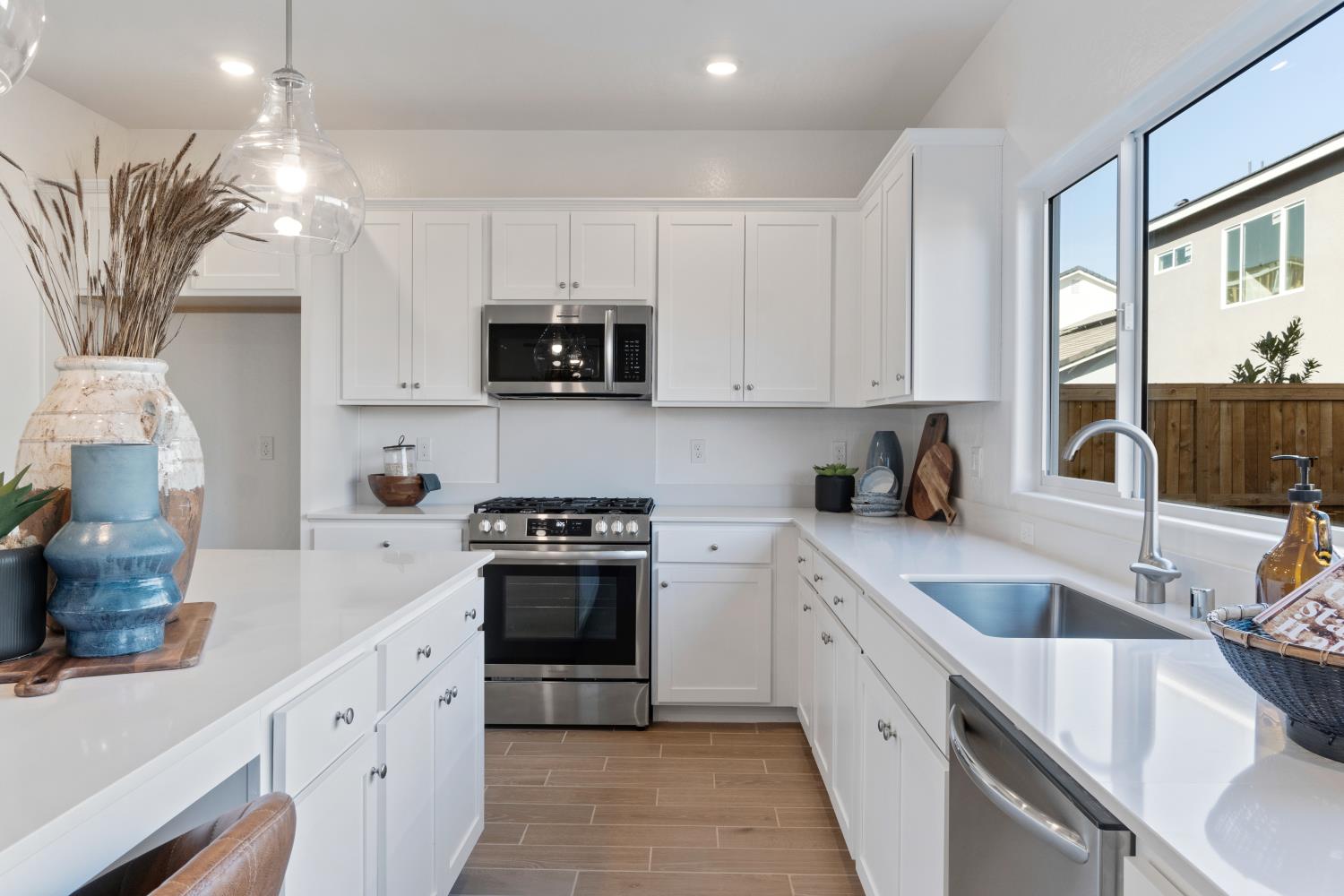 1059 Springtime Ave, Clovis, CA 93619
