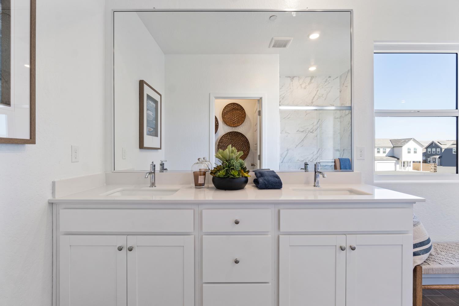 1059 Springtime Ave, Clovis, CA 93619