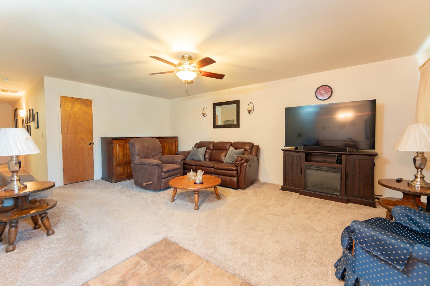 6569 De Woody St, Laton, CA 93242