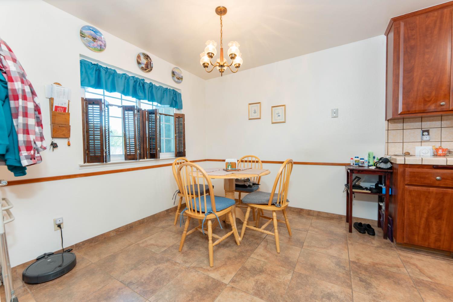 6569 De Woody St, Laton, CA 93242