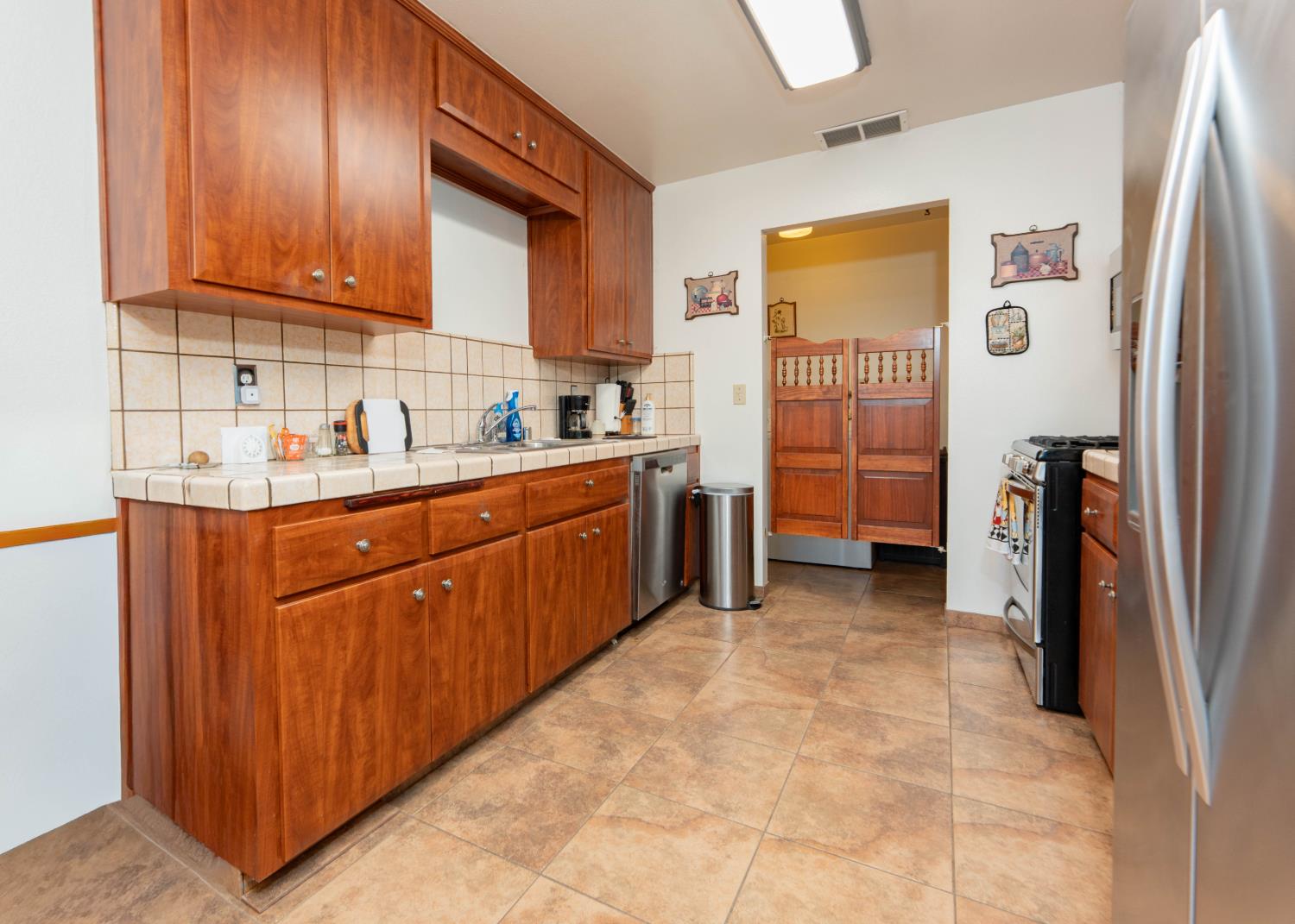 6569 De Woody St, Laton, CA 93242