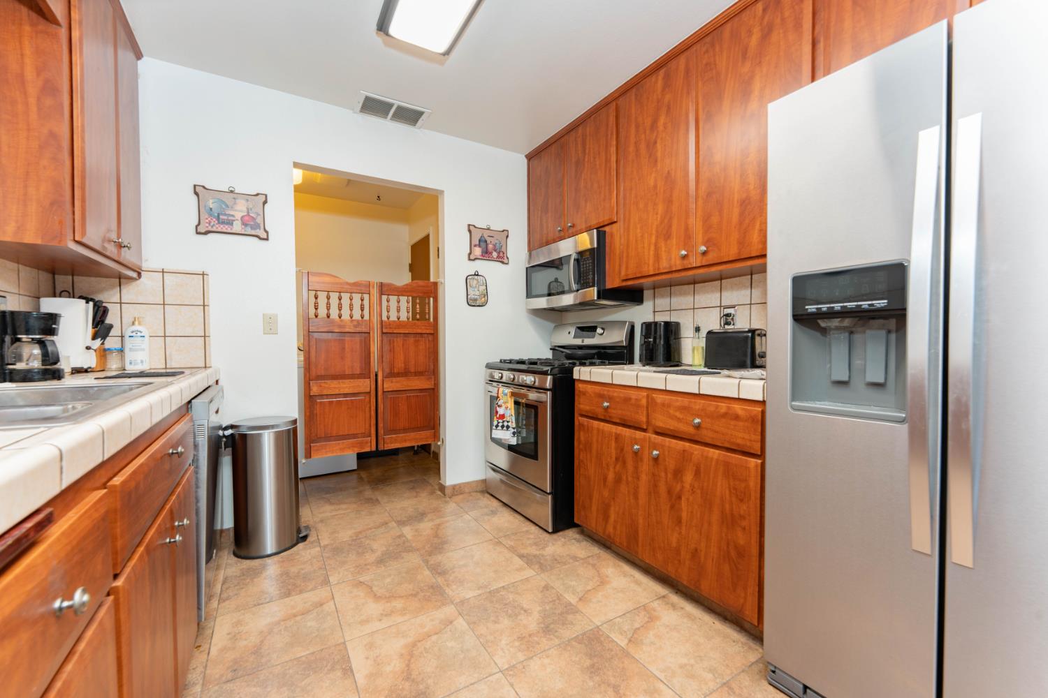 6569 De Woody St, Laton, CA 93242