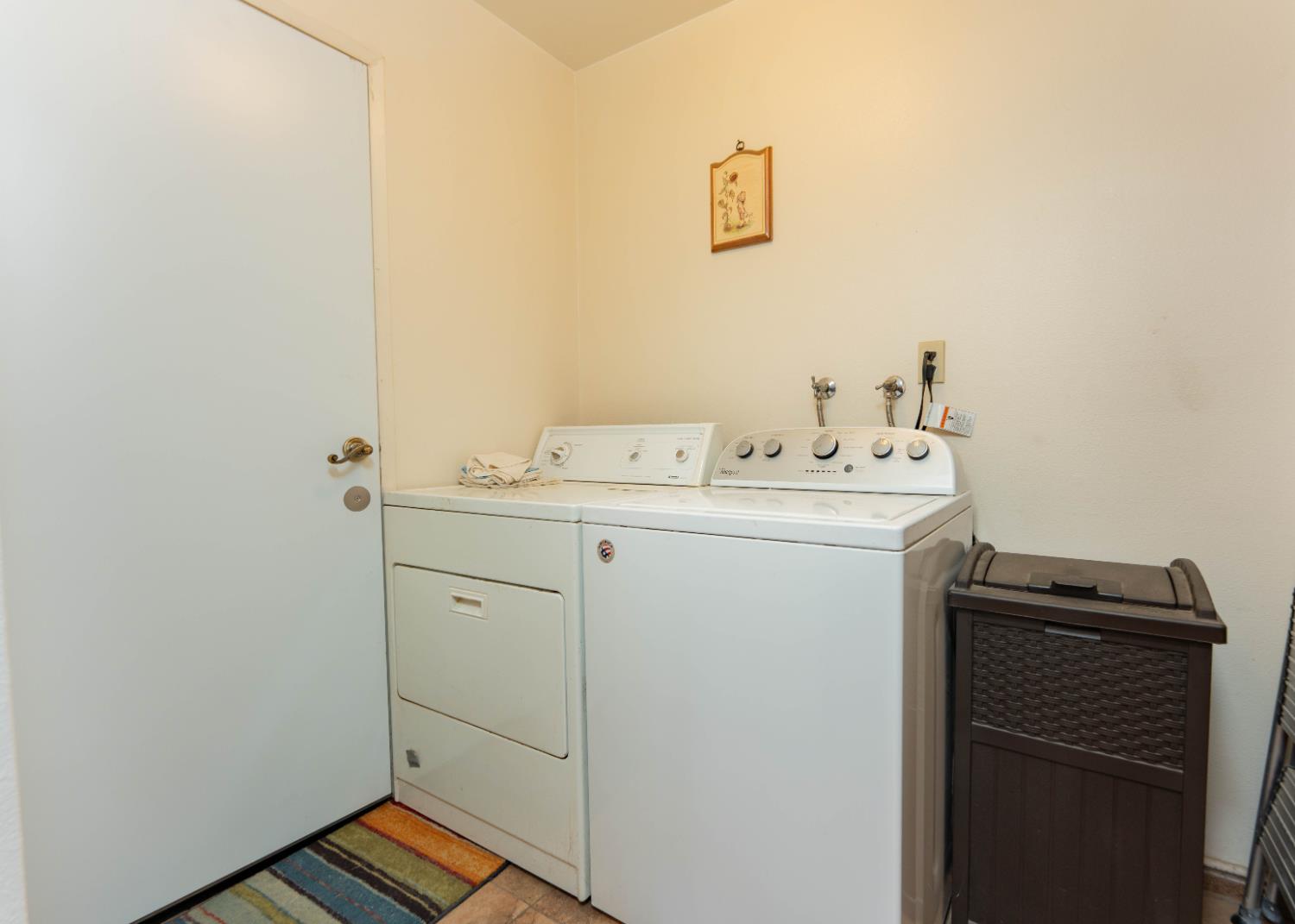 6569 De Woody St, Laton, CA 93242
