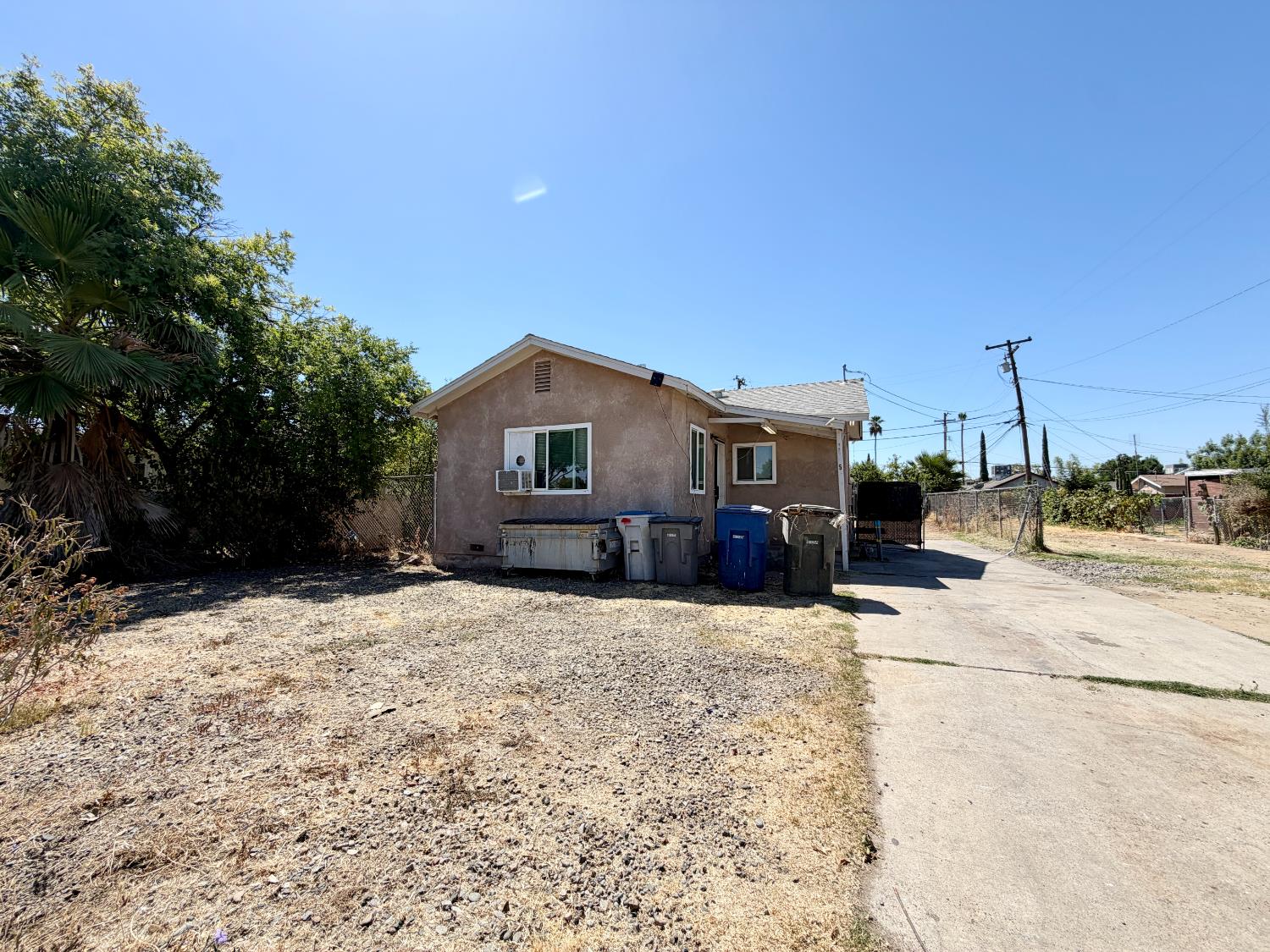 159 W Fir Ave, Pinedale, CA 93650