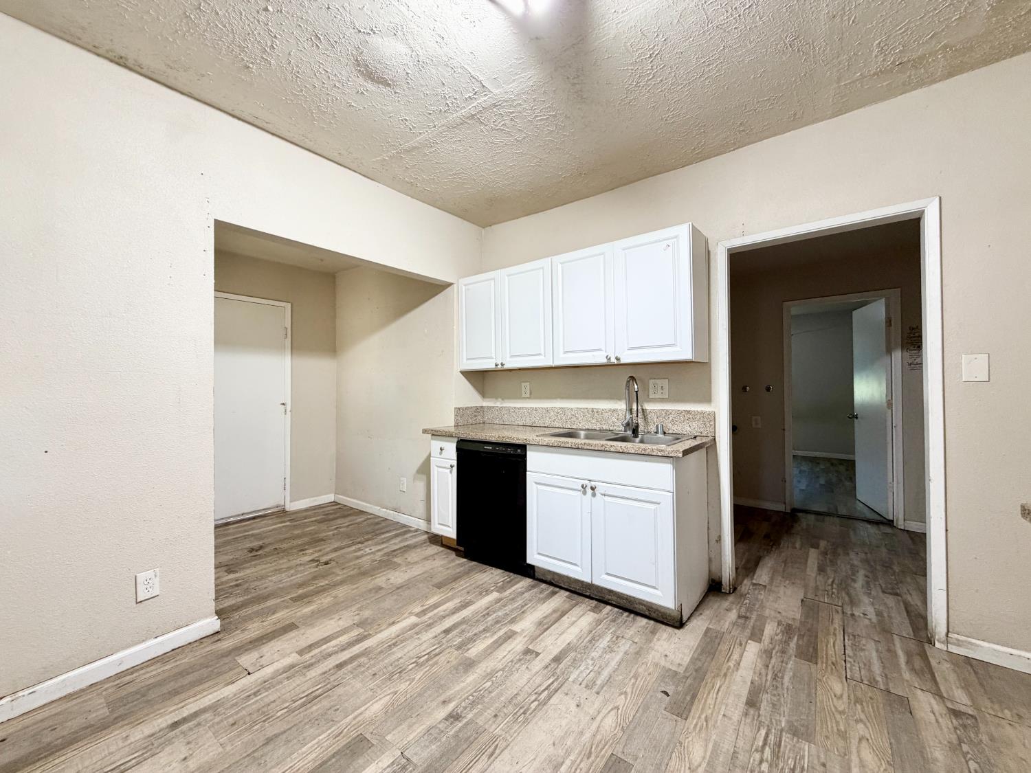 159 W Fir Ave, Pinedale, CA 93650