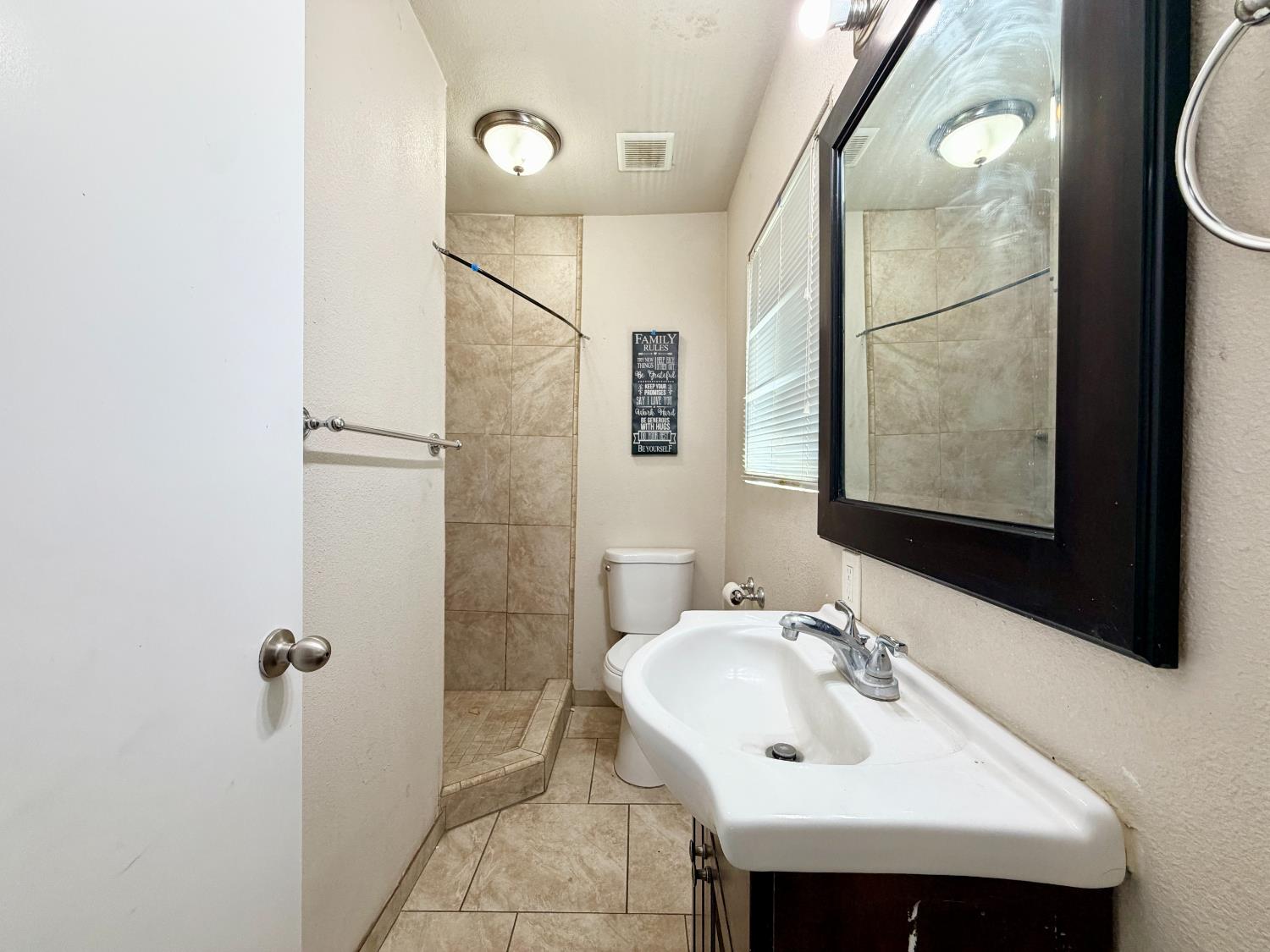 159 W Fir Ave, Pinedale, CA 93650