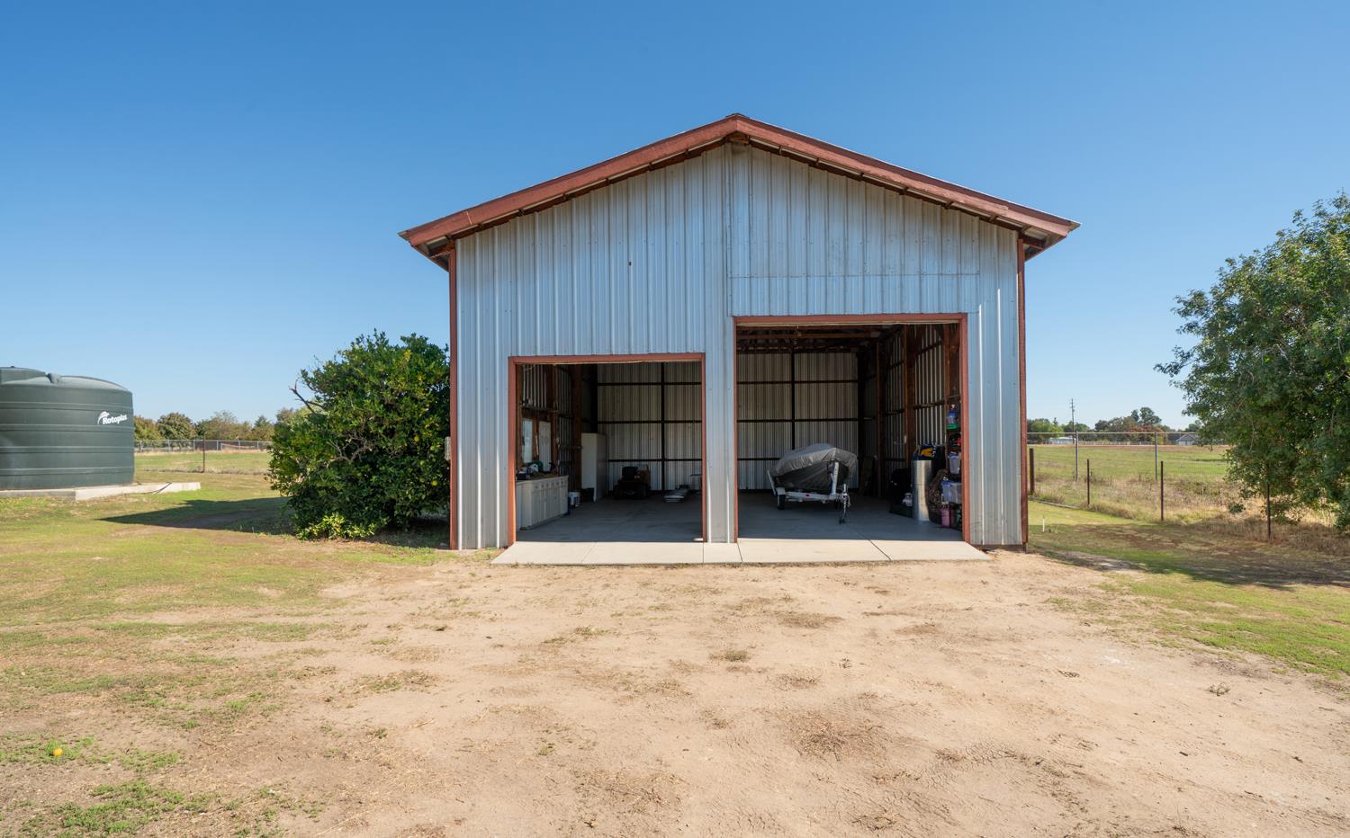 16861 Paula Rd, Madera, CA 93636