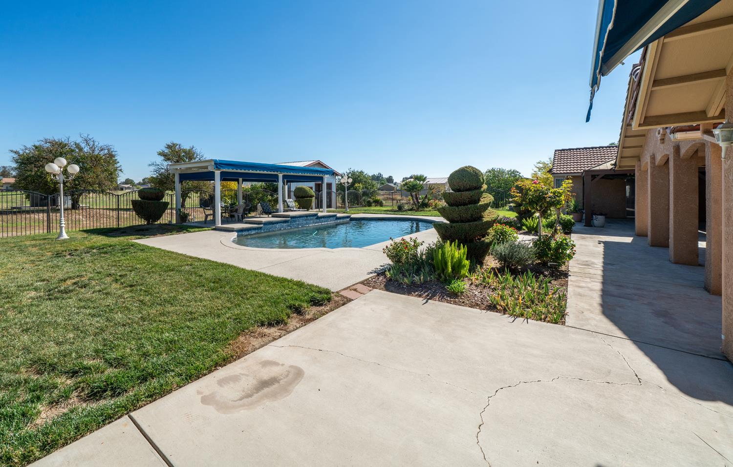 16861 Paula Rd, Madera, CA 93636