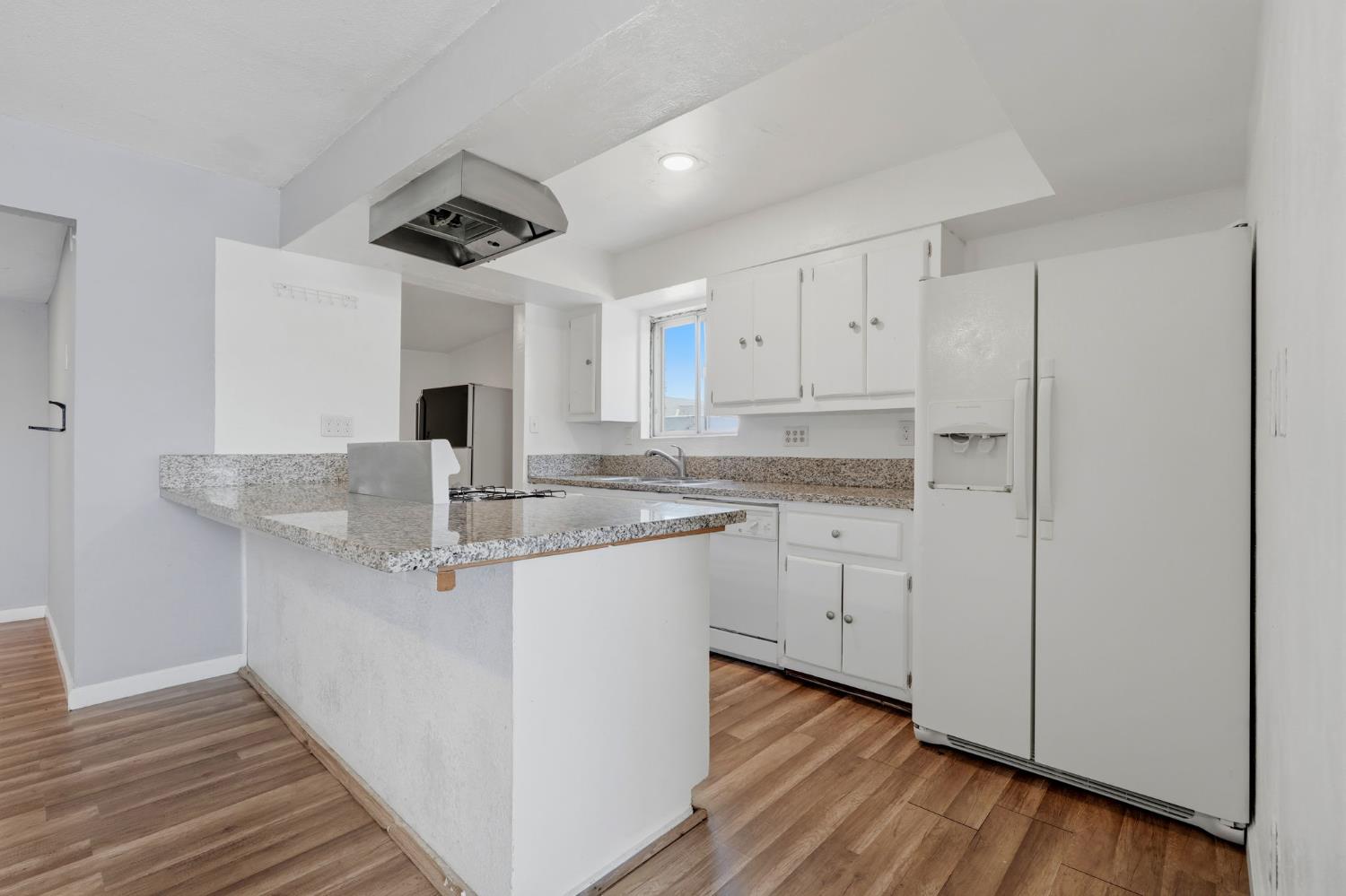 749 S 11th 1/2 Ave, Hanford, CA 93230