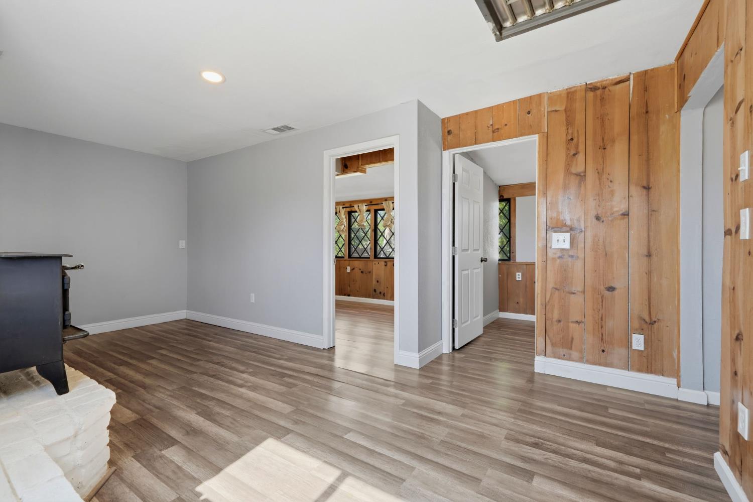 749 S 11th 1/2 Ave, Hanford, CA 93230