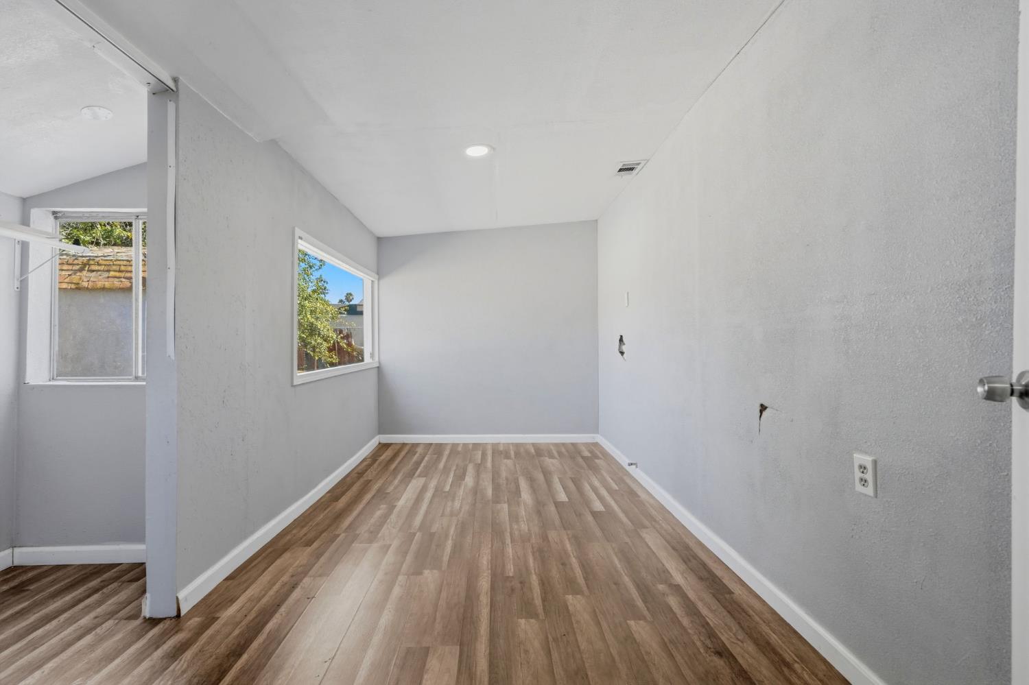 749 S 11th 1/2 Ave, Hanford, CA 93230