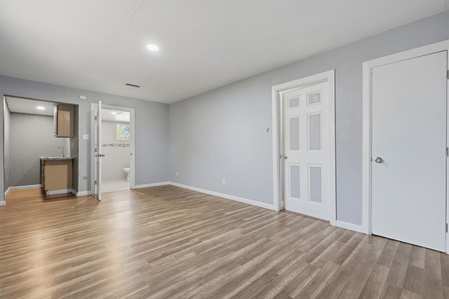 749 S 11th 1/2 Ave, Hanford, CA 93230