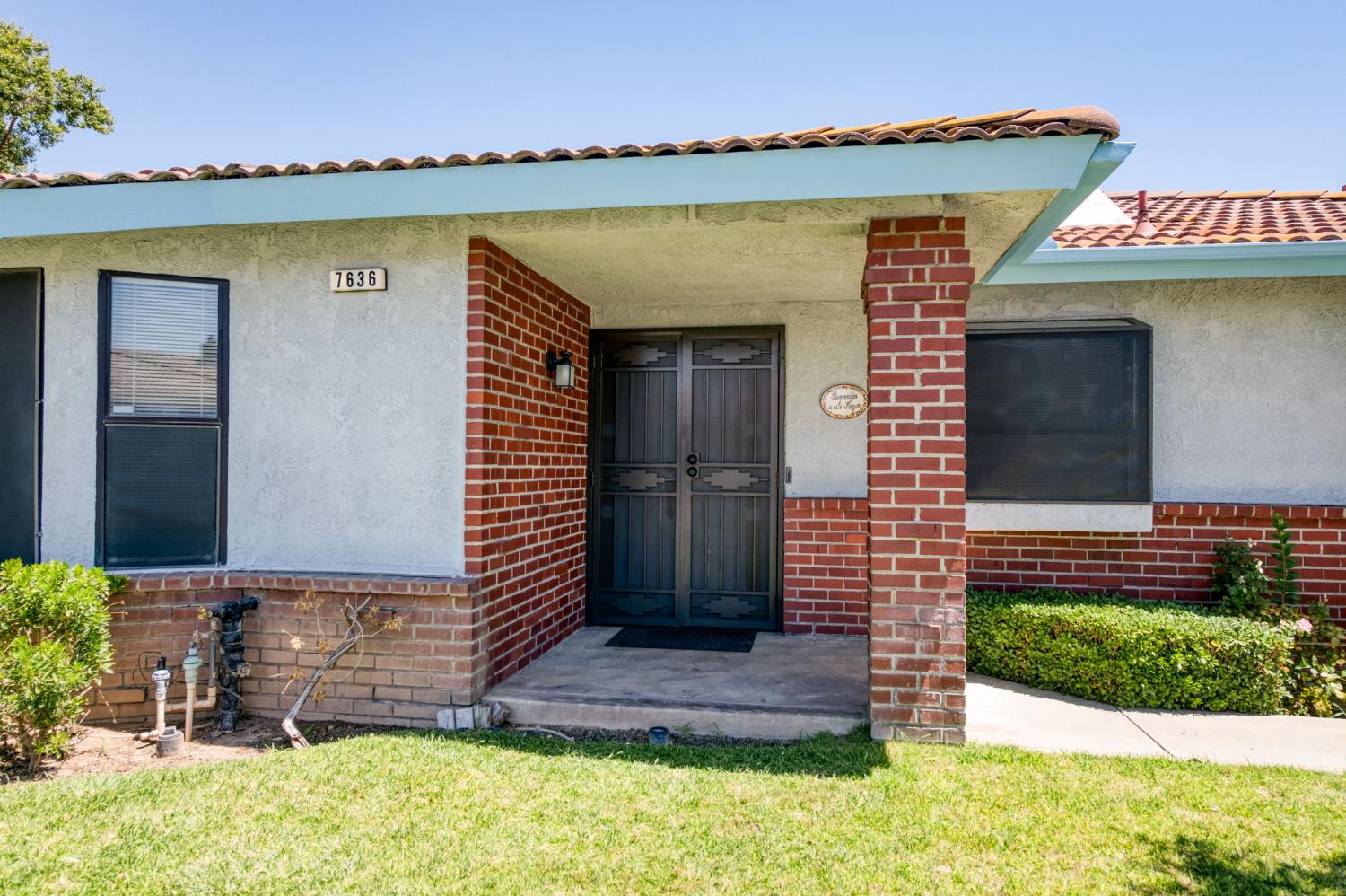 7636 N Gearhart Ave, Fresno, CA 93720