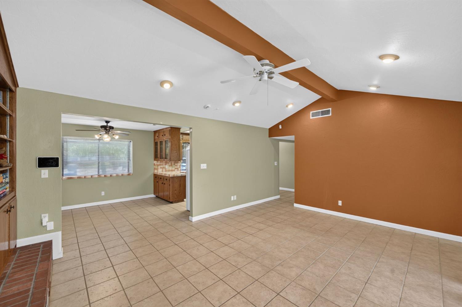 7636 N Gearhart Ave, Fresno, CA 93720